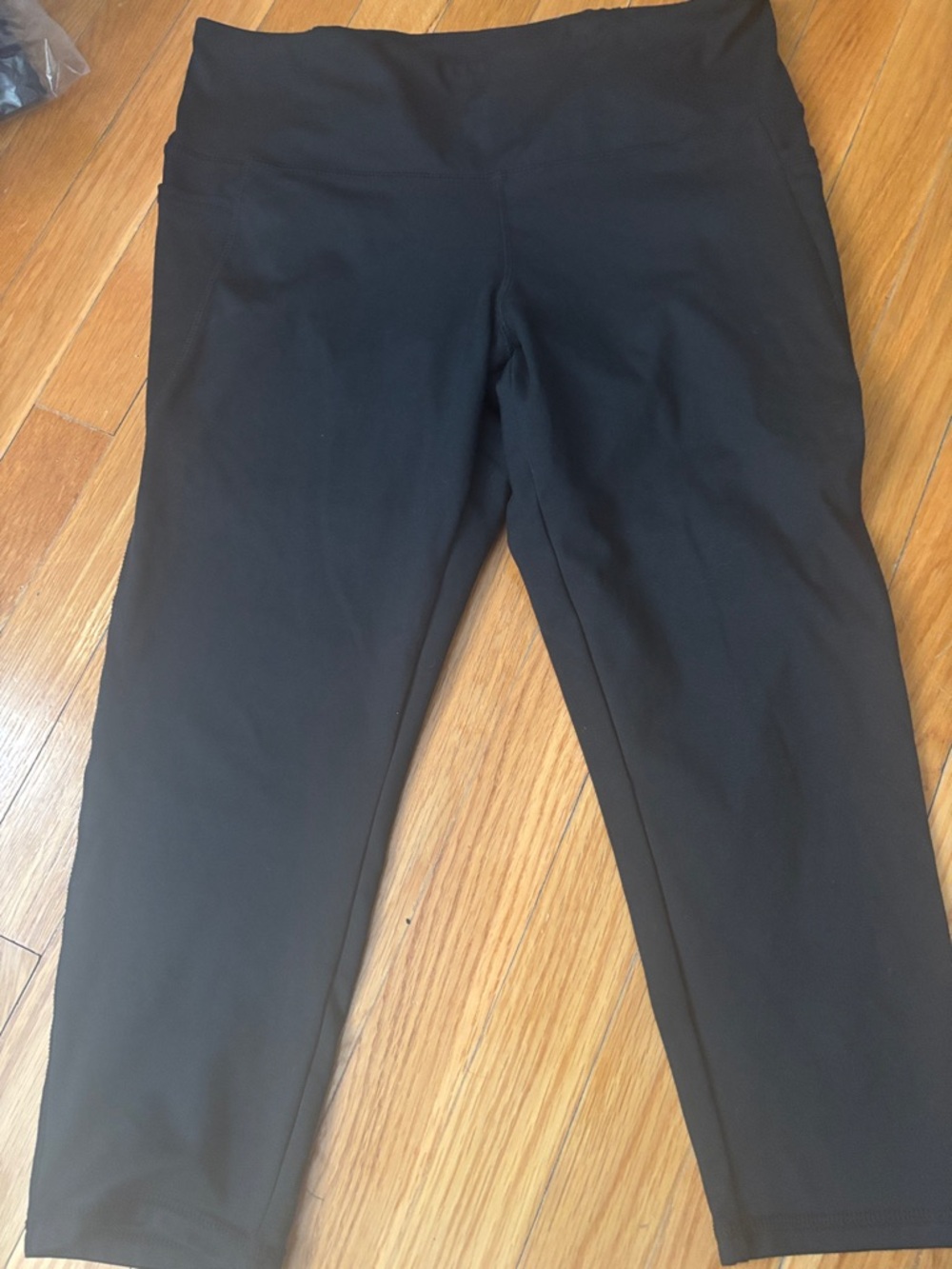 Danskin Black Cropped Leggings Size Large